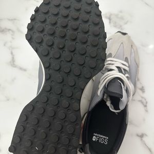 Figs with New Balance Ombré Navy -